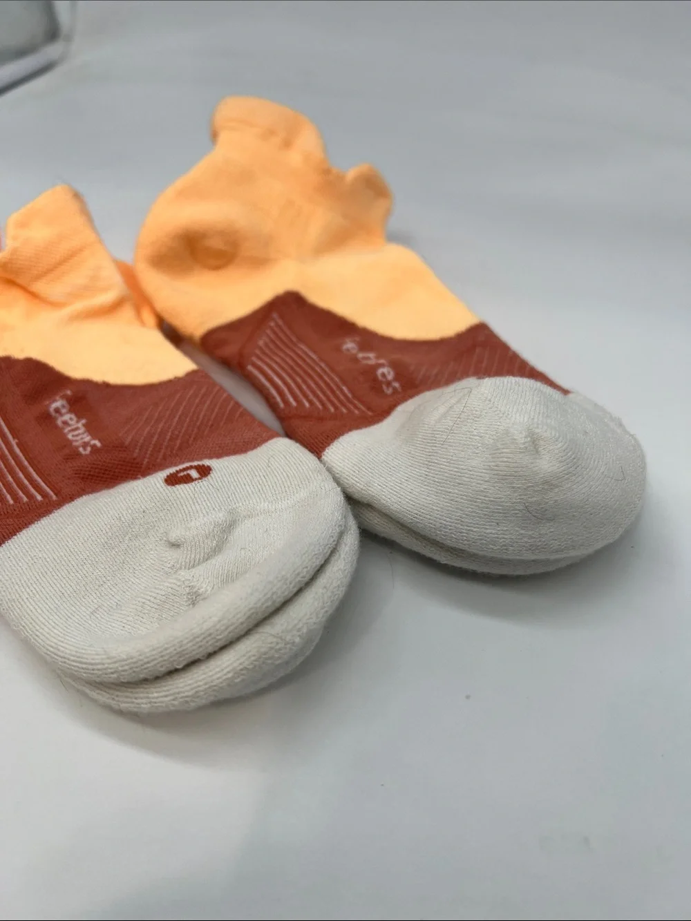 Feetures Elite Max Cushion No Show Tab Running Socks Medium 2 Pack New